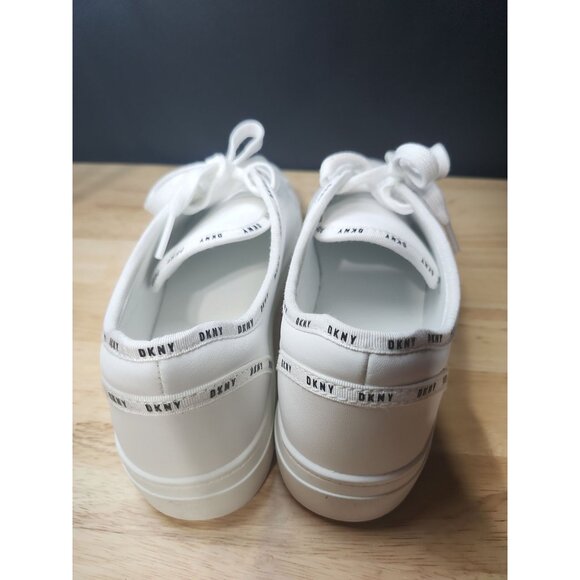 Dkny Size 7 need to clean sole - Picture 2 of 6